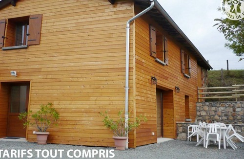 Saint-Cyr-de-Valorges Cabaña | Gite Saint-Cyr-de-Valorges, 4 bedrooms, 8 persons