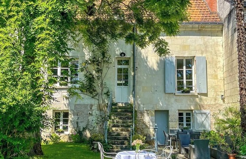 Loches Casa | Gîte Saint Joseph Charming house with garden, pool and spa. Near Beauval.