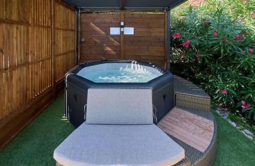 Alzonne Casa | Gite STANDING climatisé avec piscine chauffée et SPA PRIVATIF