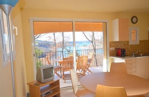 Bauduen Apartamento | GITE T3 "LAVANDIN" CON VISTA AL LAGO / PLAYA 200 m / BAUDUEN (83)