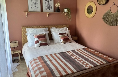Camaret-sur-Aigues Apartamento | Gite terrace tropézienne shared swimming pool