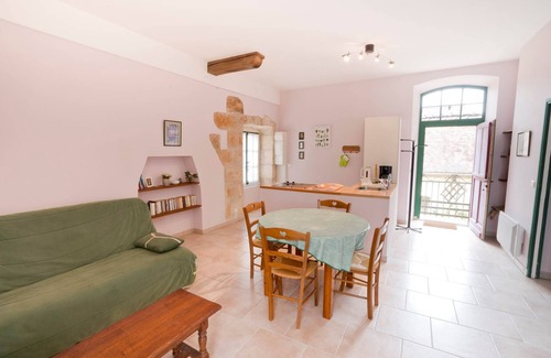 Villamblard Casa | Gite Vert, 2 room apartment located on the first floor