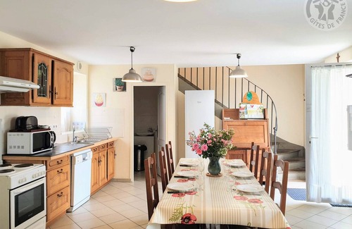 Villers-en-Arthies Cabaña | Gite Villers-en-Arthies, 3 bedrooms, 6 persons