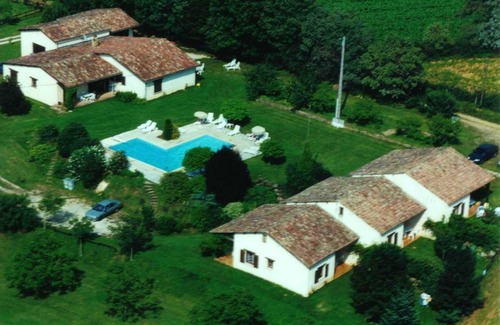 Saint-Marcory Condominio | Gite with large swimming pool, play area, green space.