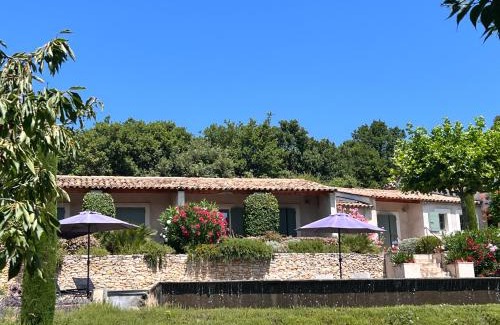 Saint-Saturnin-les-Apt Apartamento | Gite with Pool, 900 metres walk to Saint Saturnin Les Apt