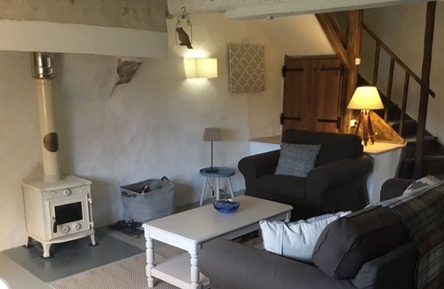 Benest Cabaña | Casa rural con jardín privado y preciosas vistas en un entorno tranquilo