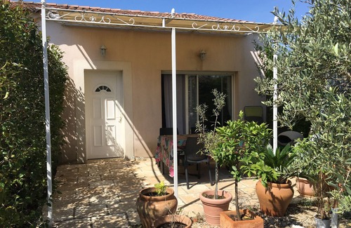 Arles Cabaña | Gite with swimming pool and jacuzzi
