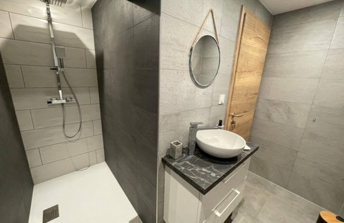 Bernardswiller Apartamento | Gîte with view of Mont St Odile for 4-6 people.