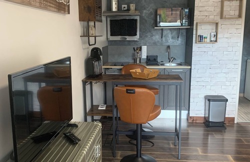 Dampierre Cabaña | GÎTES 23M2 con terraza, acceso a la piscina y sauna