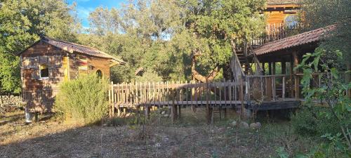Omessa Cama Y Desayuno | GITES O FIL DE L'EAU piscine spa accès rivière