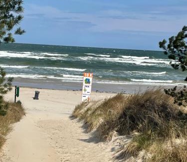 Trassenheide Casa | Glücklich am Strand - Ruhe im Kiefernwald mit Terrasse & Hund willkommen