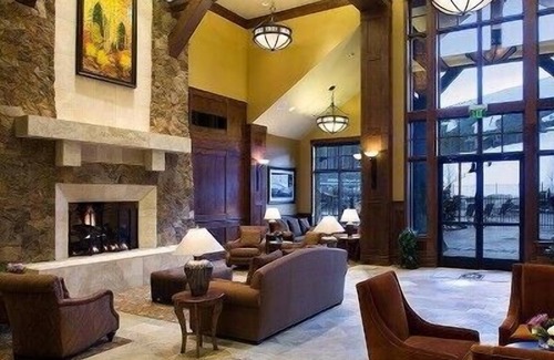 Breckenridge Cabina | GL7 - Gran habitación principal de una habitación, 900 pies, ¡no es una habitación cerrada (suite)!