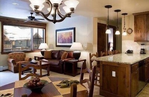 Breckenridge Cabina | GL7 - Gran habitación principal de una habitación, 900 pies, ¡no es una habitación cerrada (suite)!