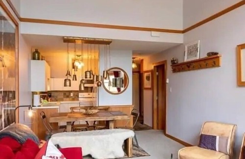 Whistler Condominio | Glacier Lodge: Steps to Trails & Nature
