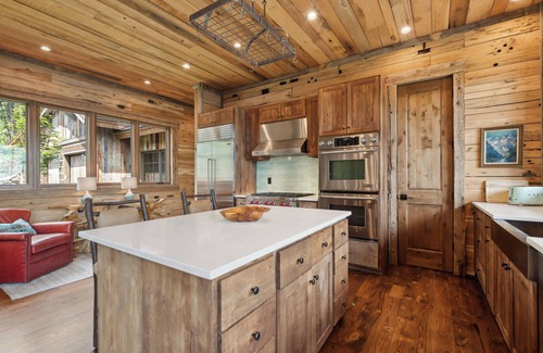 Whitefish Casa | Glacier Lookout House I Luxury I Tranquility I Private I 5 bedroom, 4 bathroom