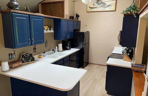 West Glacier Casa | Glacier retreat! 2BR/2BA 4 E-bikes ON Golf Course