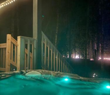 Ashford Casa | Glacier Run, Hot Tub, Sauna,Movie Theater, WiFi, EV