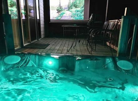 Ashford Casa | Glacier Run, Hot Tub, Sauna,Movie Theater, WiFi, EV