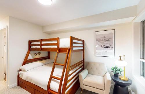 Village North Apartamento | Glacier's Reach 122
