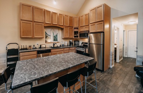 Warnick Cabina | Glacier Springs Cabin #2 - WiFi - BBQ - Game Room