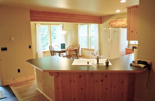 Warnick Cabina | Cabina Glacier Springs #dormitorios, 2 baños, ¡jacuzzi! ¡Mascota amigable!