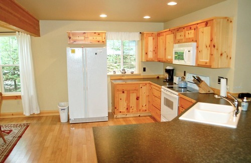 Warnick Cabina | Cabina Glacier Springs #dormitorios, 2 baños, ¡jacuzzi! ¡Mascota amigable!