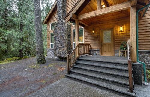 Glacier Casa | Glacier Springs Cabin 20 An Elegant Country Home