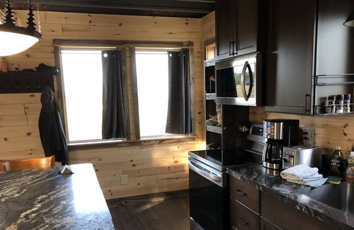 Babb Casa | Glacier Summit - Spacious, New & Modern Villa Overlooking the Forest & Rockies
