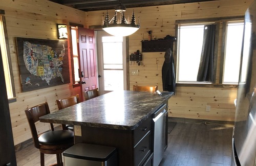 Babb Casa | Glacier Summit - Spacious, New & Modern Villa Overlooking the Forest & Rockies