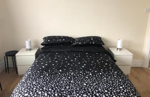 Cricklewood Casa | Gladstone Lodge Guest House
