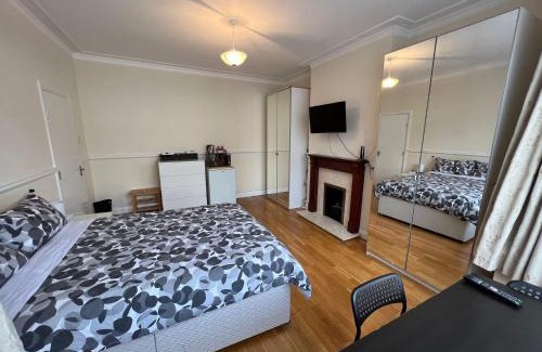 Cricklewood Casa | Gladstone Lodge Guest House