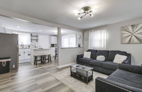 Gladstone Casa | Gladstone Retreat w/ Gas Grill + Fire Pit