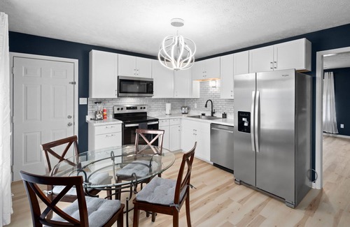 Oak Grove Casa | Glam Getaway! Close to Ft Campbell and the Casino!