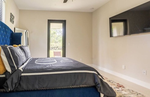 West Palm Beach Casa | Glamorous 3 bedroom