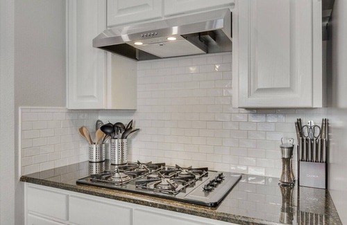 Southwest Carrollton Casa | Glamorous 4BR Home with Pool, Hot Tub & Grill