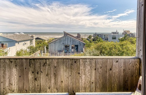 Fire Island Pines Casa | glamorous architectural designed house like a mini resort