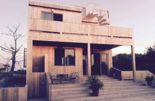 Fire Island Pines Casa | glamorous architectural designed house like a mini resort