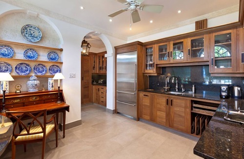 Little Battaleys Villa | Glamorous Beachfront Estate - Leamington