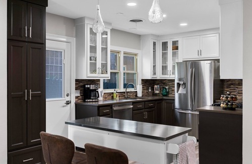 Cherrywood Casa | Glamorous Bungalow- 5 min to DT Austin