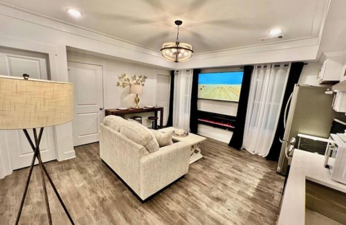 Gainesville Casa | Glamorous Hideaway