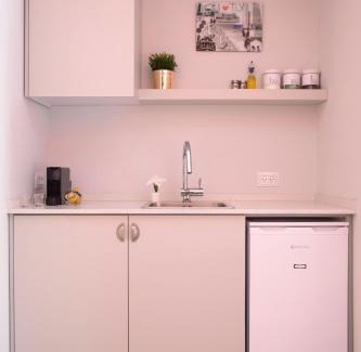 Jaffa Apartamento | Glamorous Pink Pearl Studio Beach