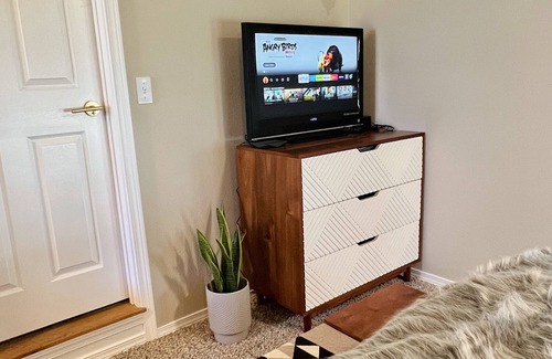 South Westside Casa | Glamorous PRIVATE SUITE 1BR/BA near Downtown - Self Check