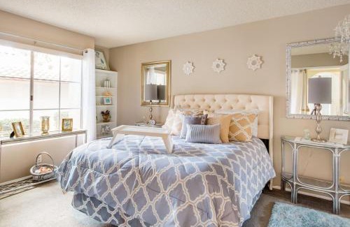 Aliso Viejo Casa | Glamorous Regal Design Home with Private Patio and Garage