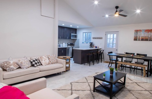 Gouldsboro Casa | Glamorous Renovated 4bd Pocono House w/Game Room✔✔