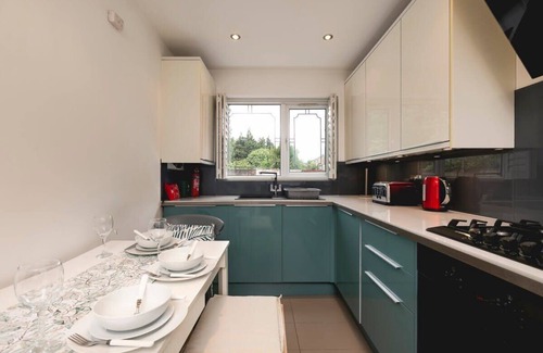 Latchmere Apartamento | Glamorous Two-Bedroom Apartment in Battersea, London