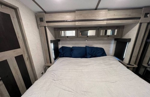Portage Casa | Glamorously Beautiful RV Honeymoon Suite for 2