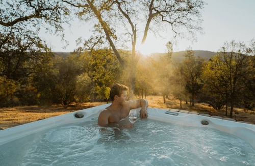 Oakhurst Casa | Glamour Mountain Getaway by Casa Oso With Hot Tub