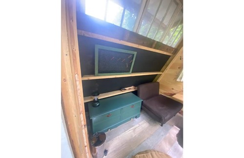 Grandview Otro | Glamp in Mini A-Frame on 116 Acre Farm
