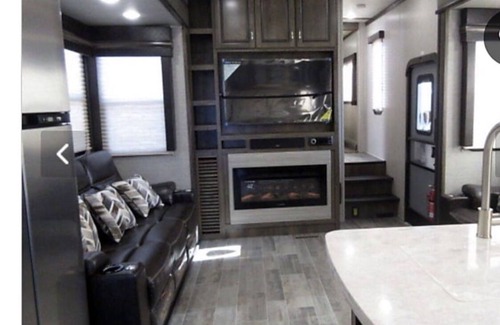 Fallbrook Casa | Glamper camper on site!