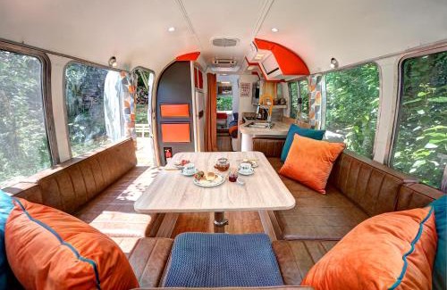 Mabe Casa | Glamping 1970 American Airstream motorhome